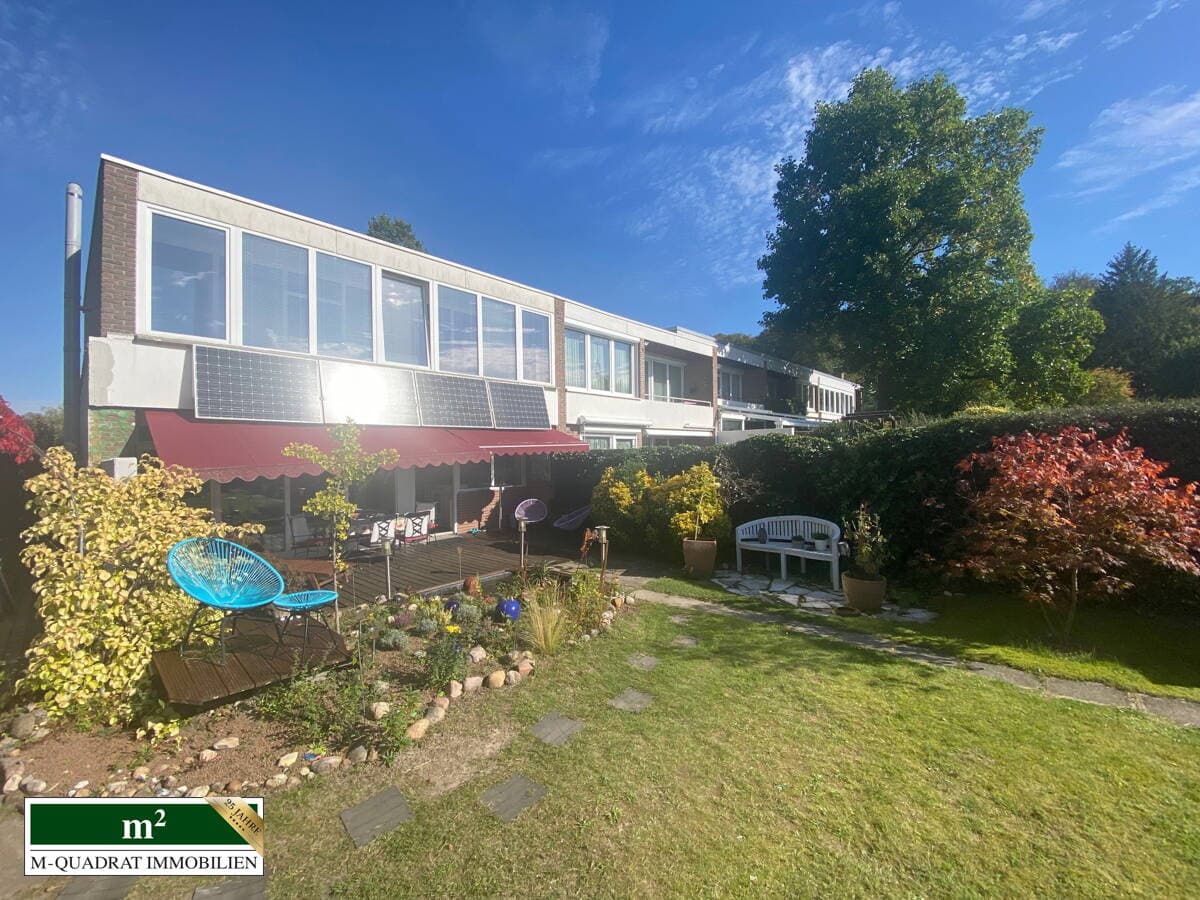 UMF. RENOV. ENDREIHENHAUS - 114 M² WOHNFLÄCHE MIT KAMINOFEN, PKW-STELLPLATZ & GR. GARTENGRUNDSTÜCK!