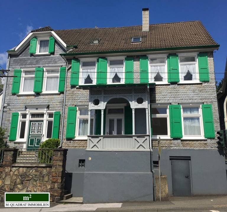 Solide Wohnung mit Balkon und Terrasse, unweit des Gräfrather Marktplatz für 2 Personen