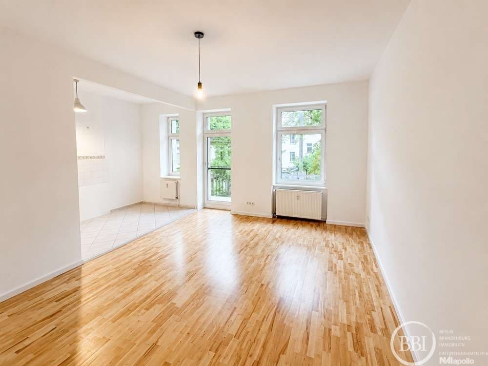 Balkon zum Gartenhof: Altbauwohnung in Niederschöneweide