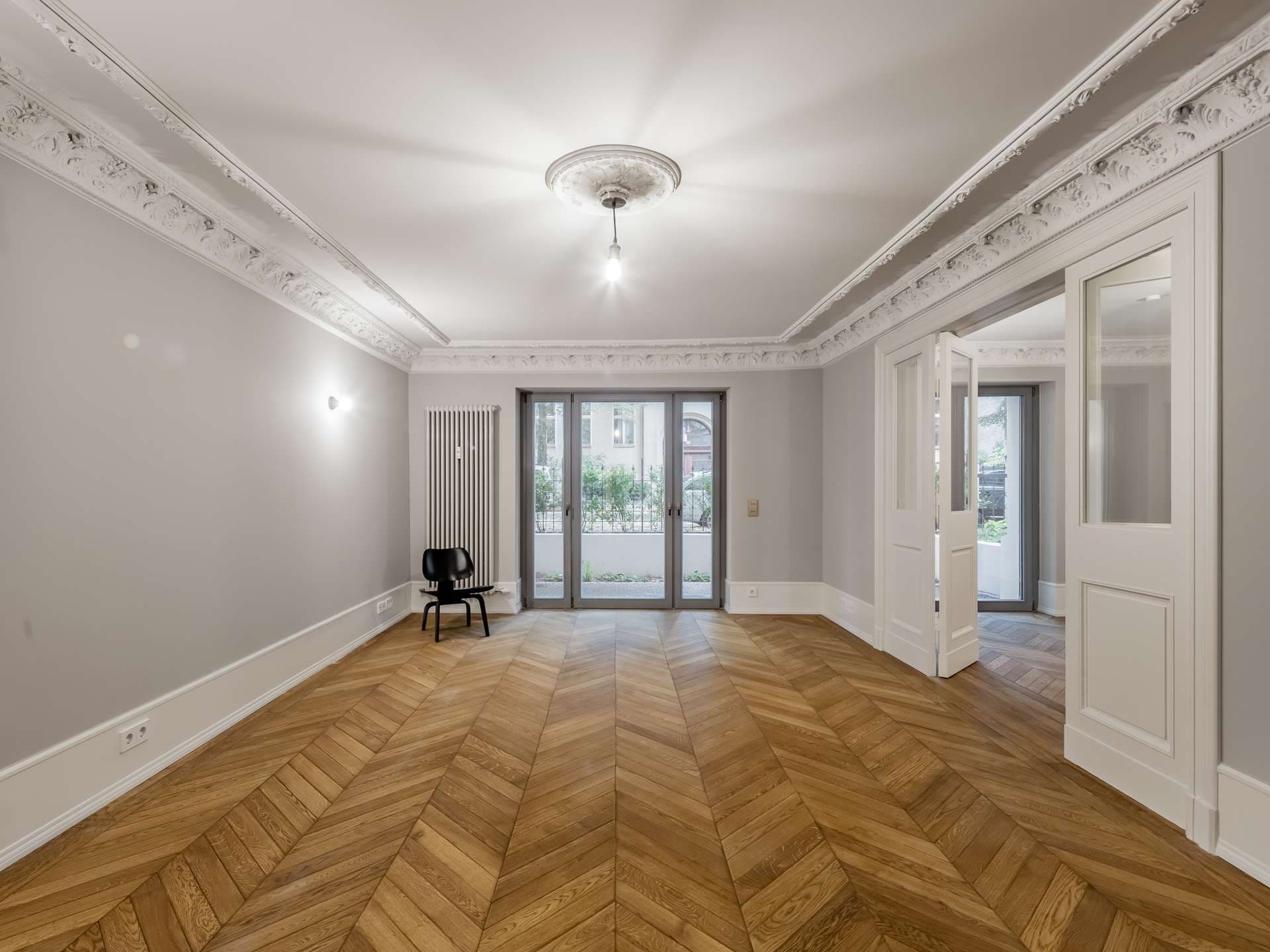 Klassische Ästhetik und postmoderne Eleganz: Altbau-Unikat im Erstbezug nach Modernisierung