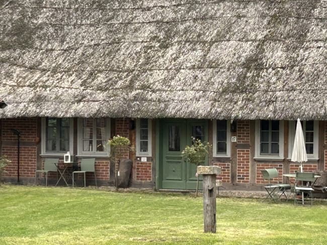 PROVISIONSFREI - Wendland - Zwei 2024 auf sehr hohem Niveau sanierte Landhäuser in Ortsrandlage