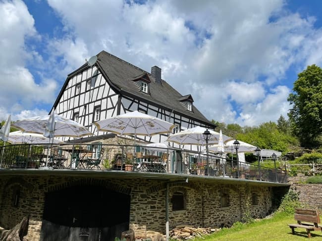 Gästehaus u. Gastronomie - Historische ehem. Mühle von 1651 in Alleinlage unter der Burg Pyrmont