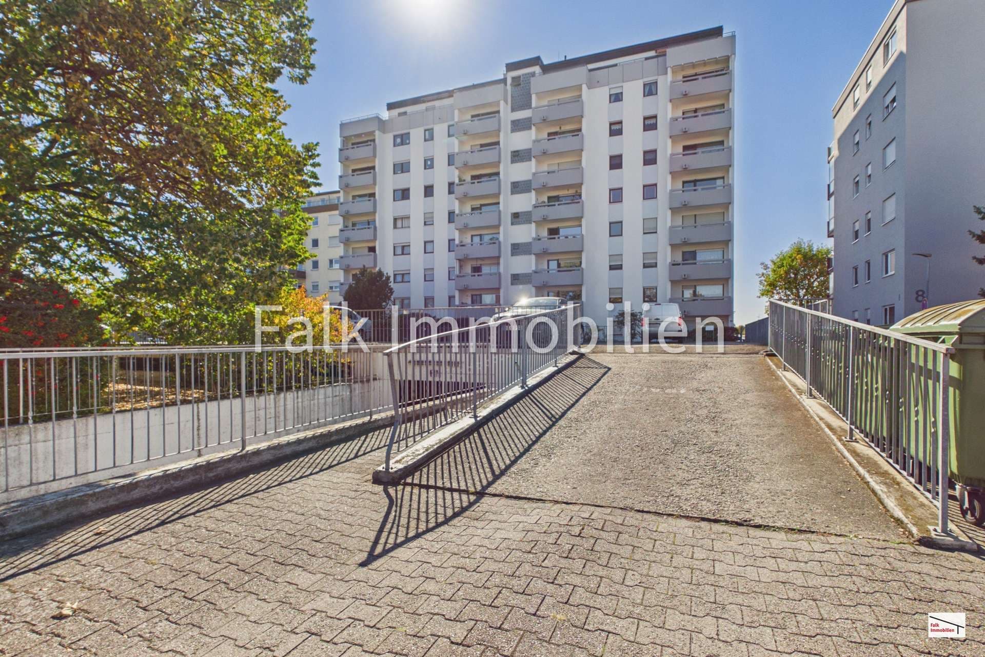 ***Platz für schöne Wohnmomente! 3 ZKBB-Wohnung mit Tiefgaragenstellplatz in Oftersheim***
