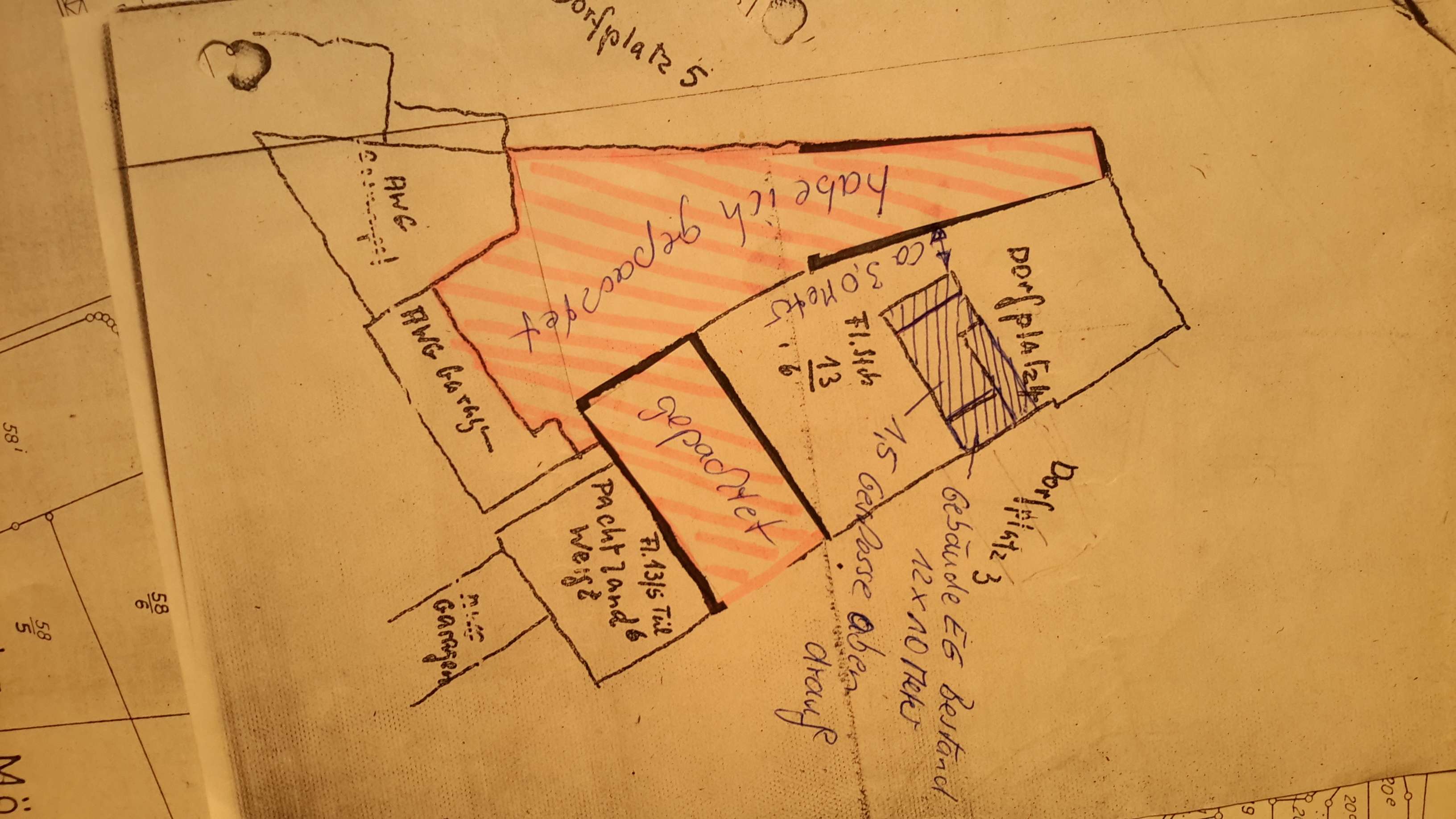 Rohbau als Fachwerk vorbereitet und Dach EFH Moelkau