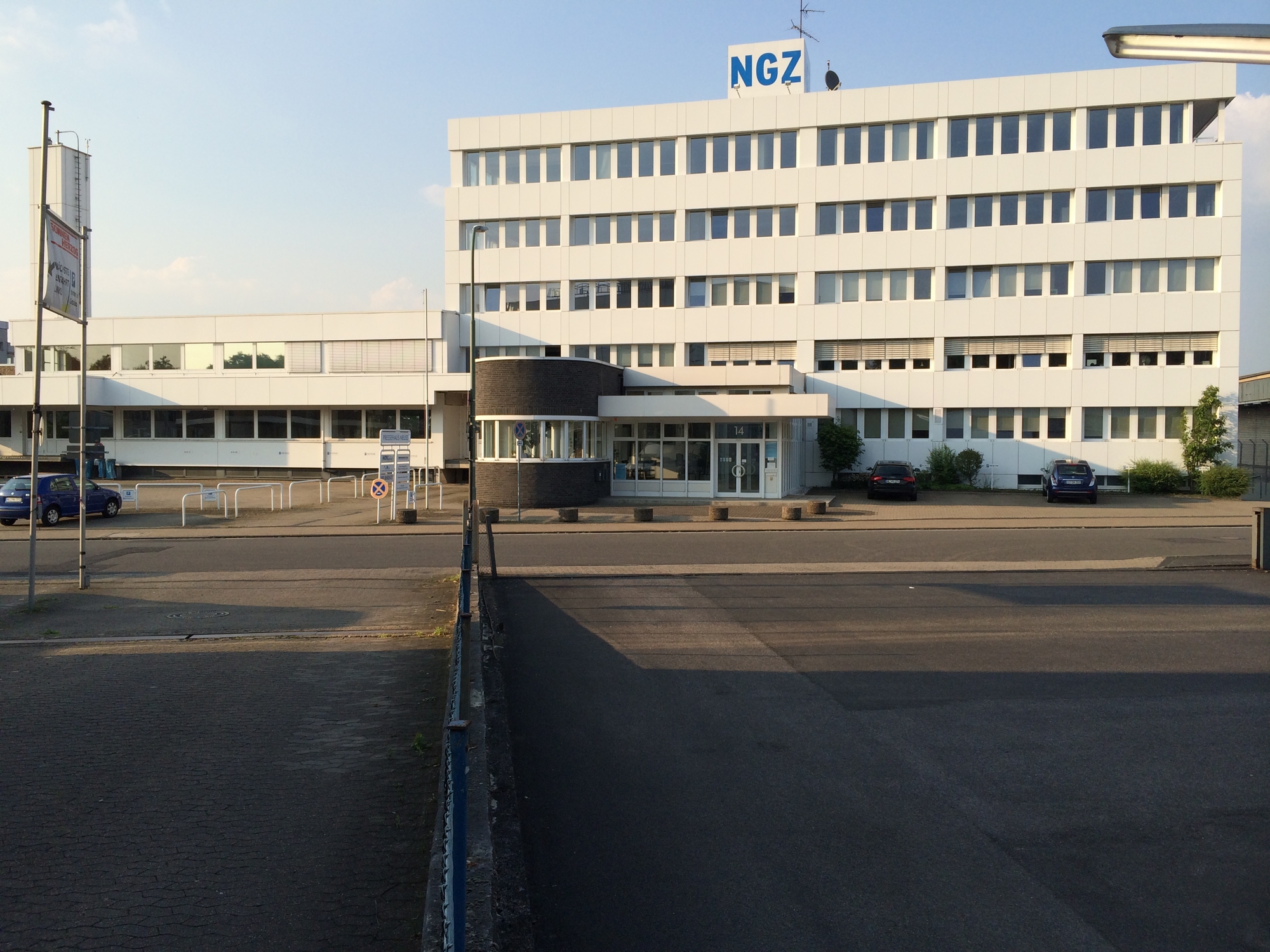 bg
