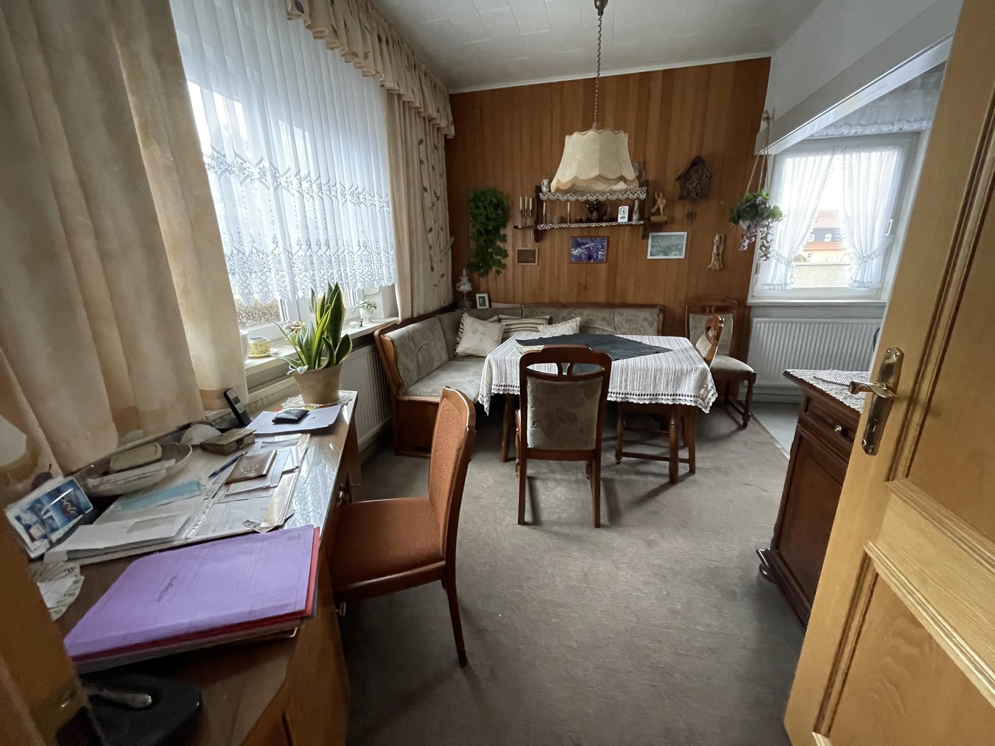 Ein- bis Zweifamilienhaus mit großem Garten, Gewerbeflächen, Doppelzufahrt & Garagen – Niederdorla – Vorschaubild 7