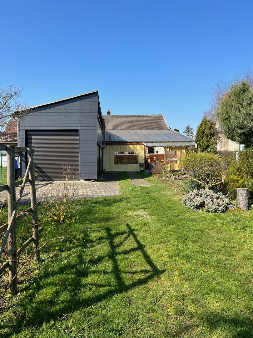 Ein- bis Zweifamilienhaus mit großem Garten, Gewerbeflächen, Doppelzufahrt & Garagen – Niederdorla – Vorschaubild 14