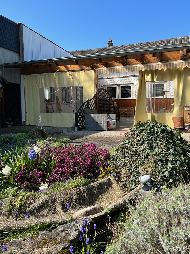 Ein- bis Zweifamilienhaus mit großem Garten, Gewerbeflächen, Doppelzufahrt & Garagen – Niederdorla – Vorschaubild 15
