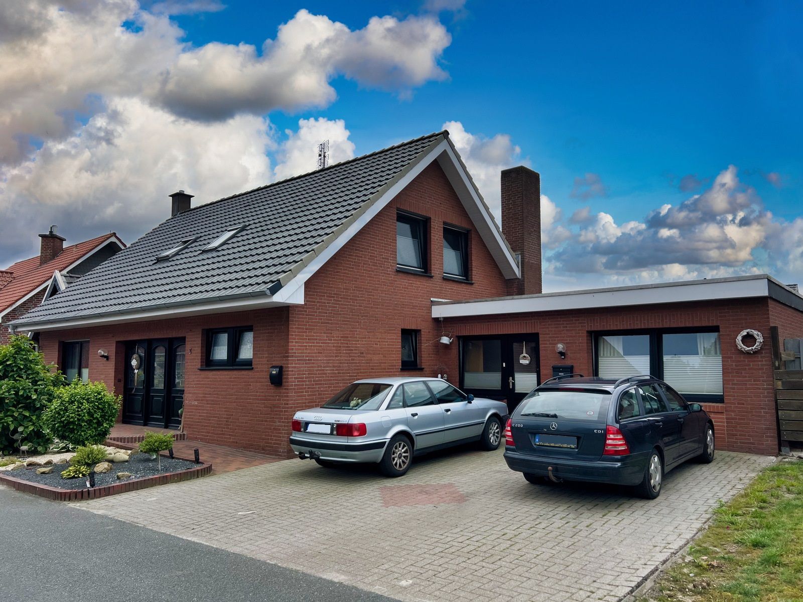 Familienhaus mit Einliegerwohnung in Loruper Siedlung! – Lorup – Bild 1 von 12