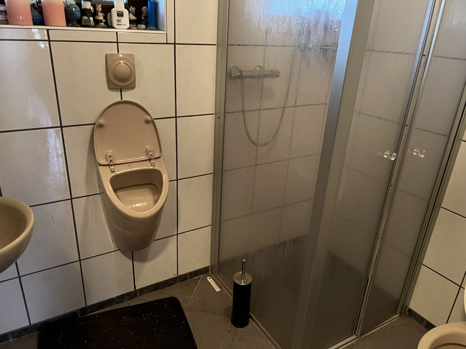 bg