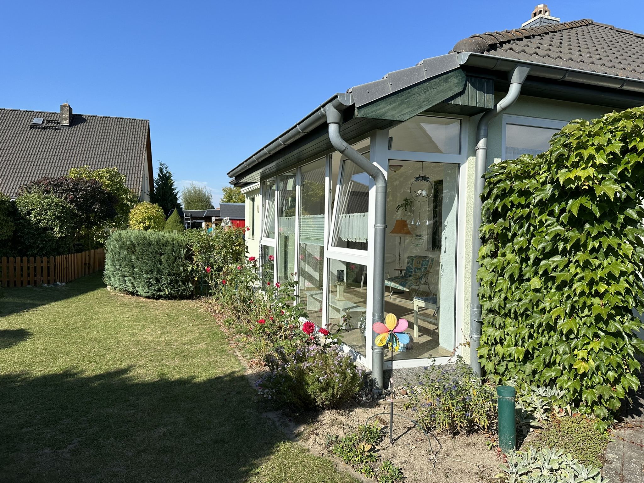 Bungalow mit Wintergarten und Kamin – Neubrandenburg, Meckl – Vorschaubild 4
