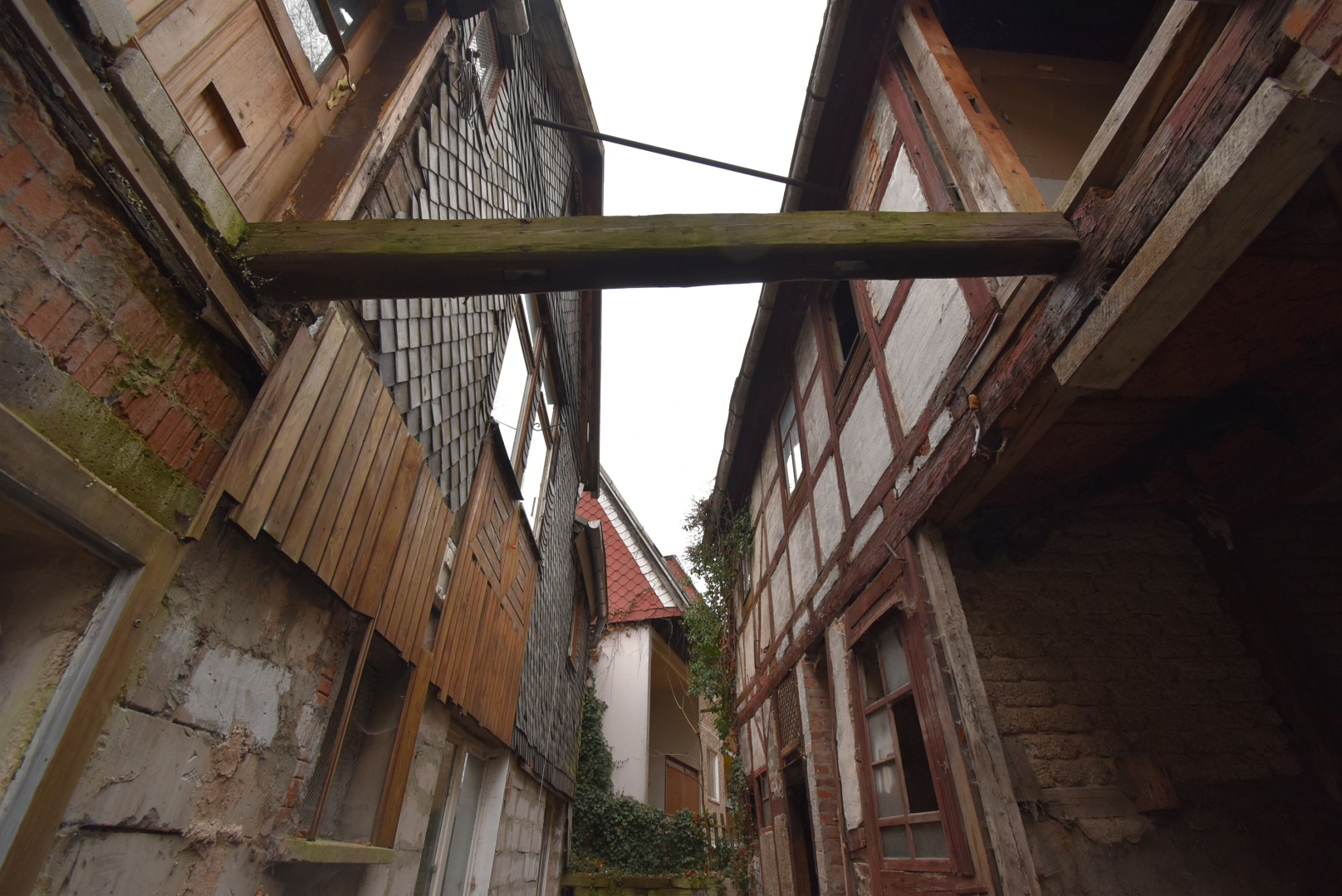 Einfamilienhaus in zentraler Lage zum Selbstausbau! – Suhl – Vorschaubild 23
