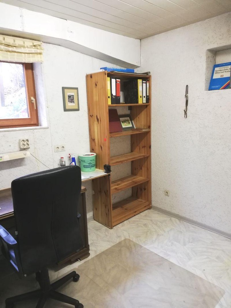 Einfamilienhaus mit Einliegerwohnung, Mehrgenerationenhaus, Garten, Garage, Burgblick – Holzheim – Vorschaubild 27