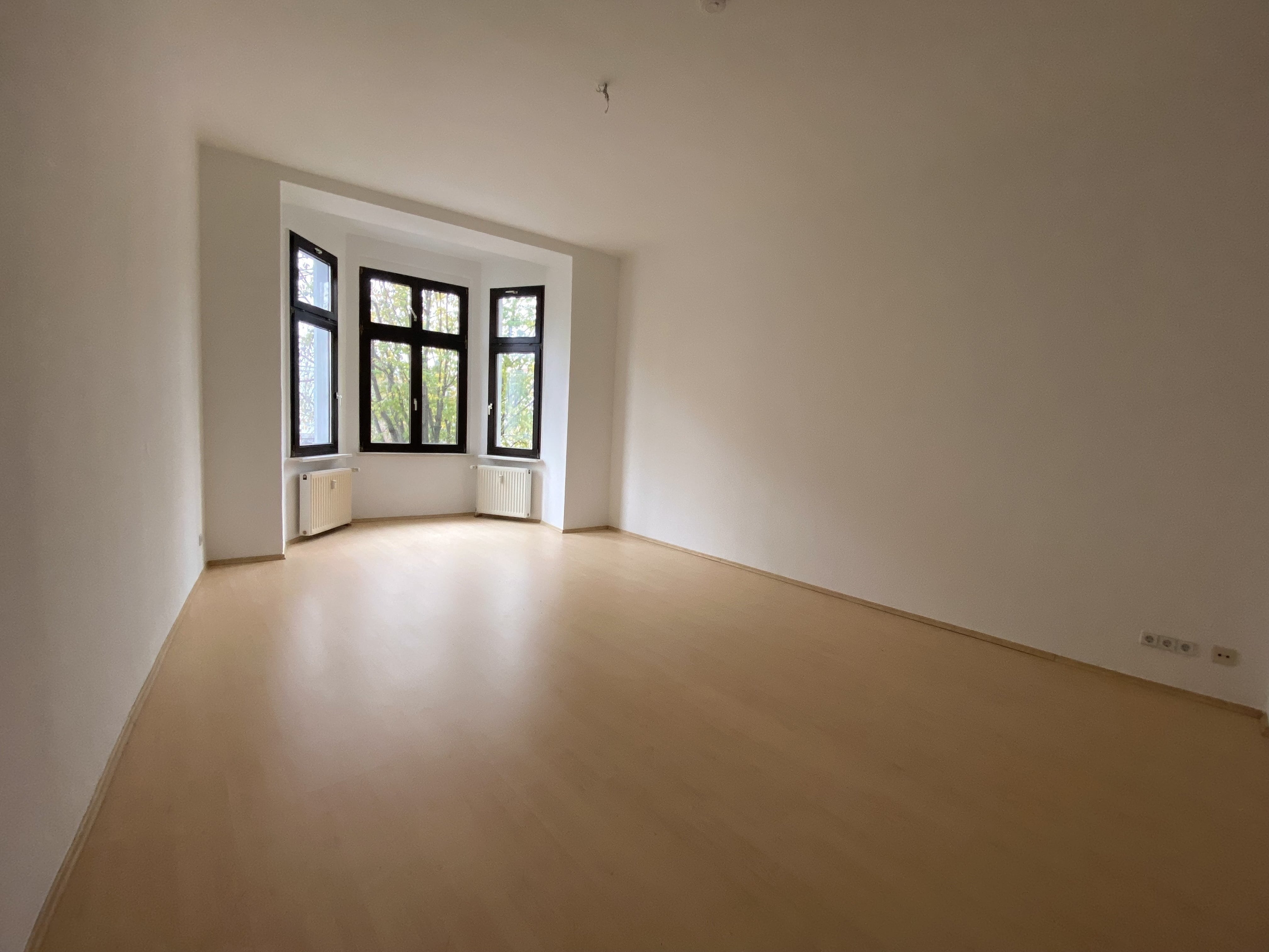 Charmante 3,5-Raum-Wohnung in Stadtfeld-Ost – Magdeburg – Vorschaubild 2