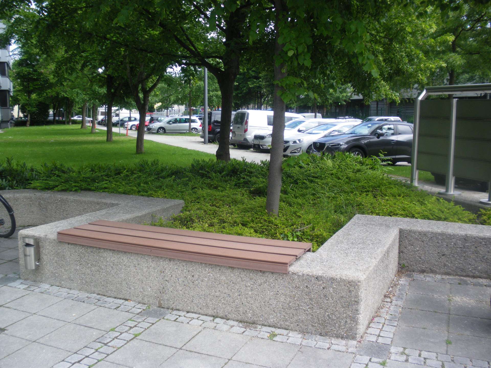 bg