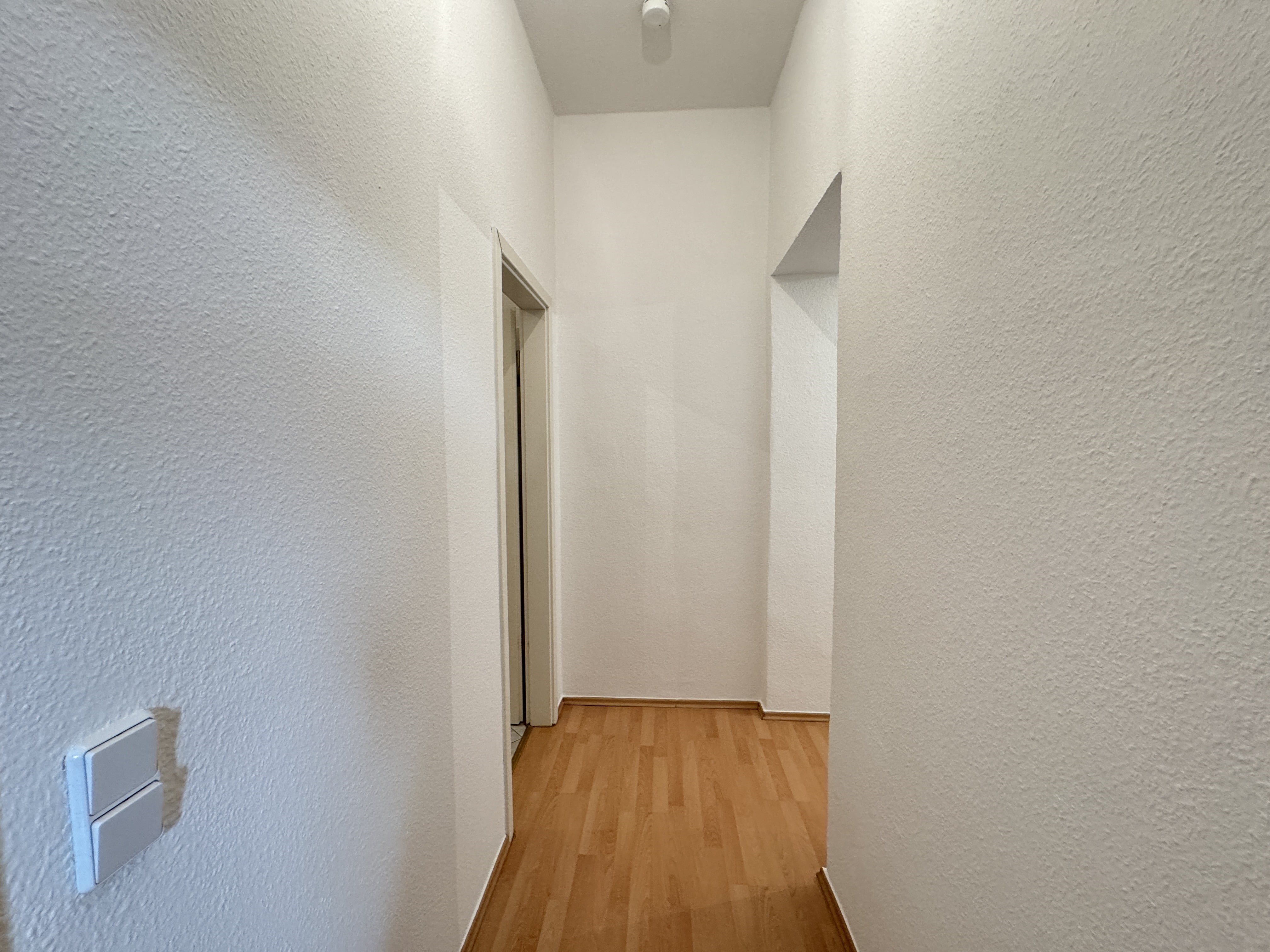 "Charmante 2,5-Raum-Wohnung mit Terrasse in Top-Lage" – Magdeburg – Vorschaubild 11
