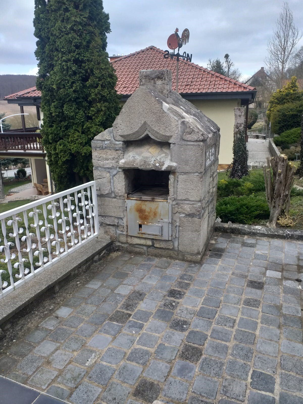 bg