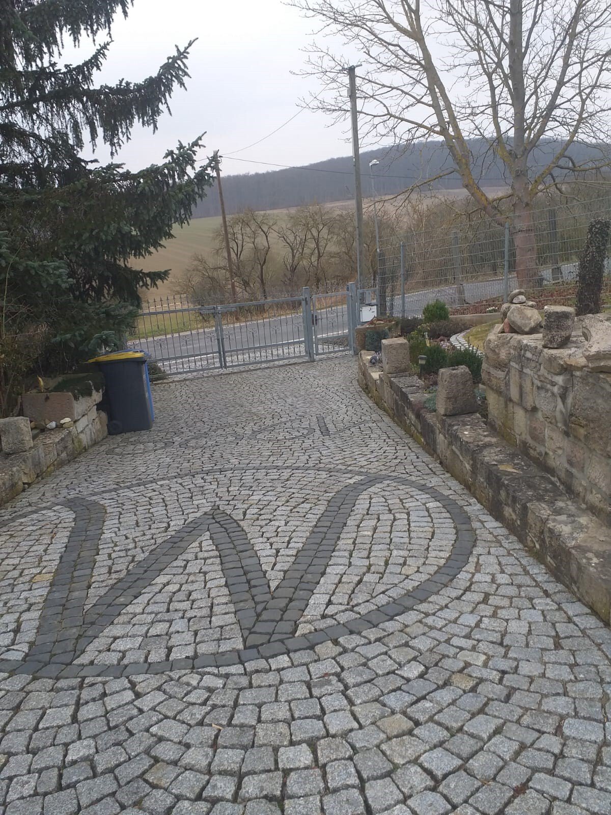 bg