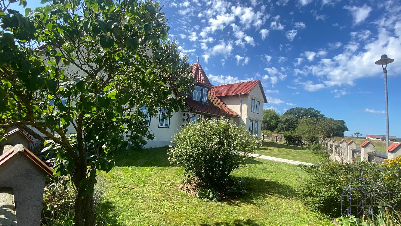 Vollsanierter, exklusiver, imposanter Künstlerhof in idyllischer Dorfrandlage mit Hautwohnung, 3 Appartements und reichlich Gästezimmer und Werk.- und Ausstellungshallen! – Wallstawe – Vorschaubild 3