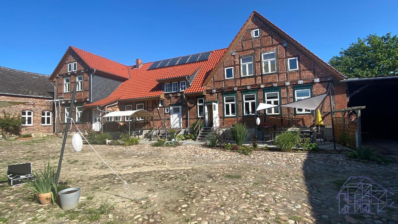 Vollsanierter, exklusiver, imposanter Künstlerhof in idyllischer Dorfrandlage mit Hautwohnung, 3 Appartements und reichlich Gästezimmer und Werk.- und Ausstellungshallen! – Wallstawe – Vorschaubild 6