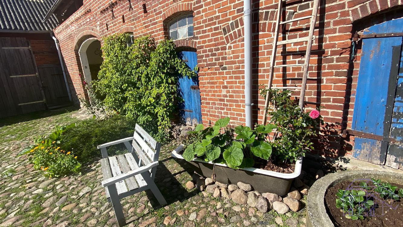 Vollsanierter, exklusiver, imposanter Künstlerhof in idyllischer Dorfrandlage mit Hautwohnung, 3 Appartements und reichlich Gästezimmer und Werk.- und Ausstellungshallen! – Wallstawe – Vorschaubild 9