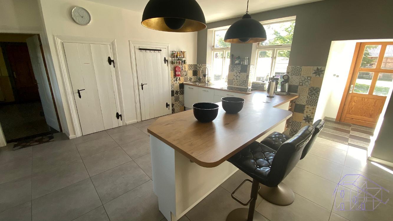 Vollsanierter, exklusiver, imposanter Künstlerhof in idyllischer Dorfrandlage mit Hautwohnung, 3 Appartements und reichlich Gästezimmer und Werk.- und Ausstellungshallen! – Wallstawe – Vorschaubild 23