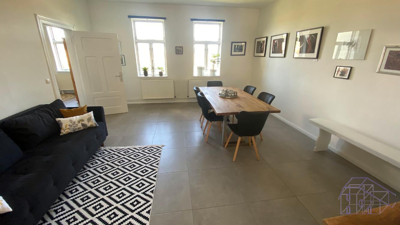Vollsanierter, exklusiver, imposanter Künstlerhof in idyllischer Dorfrandlage mit Hautwohnung, 3 Appartements und reichlich Gästezimmer und Werk.- und Ausstellungshallen! – Wallstawe – Vorschaubild 24
