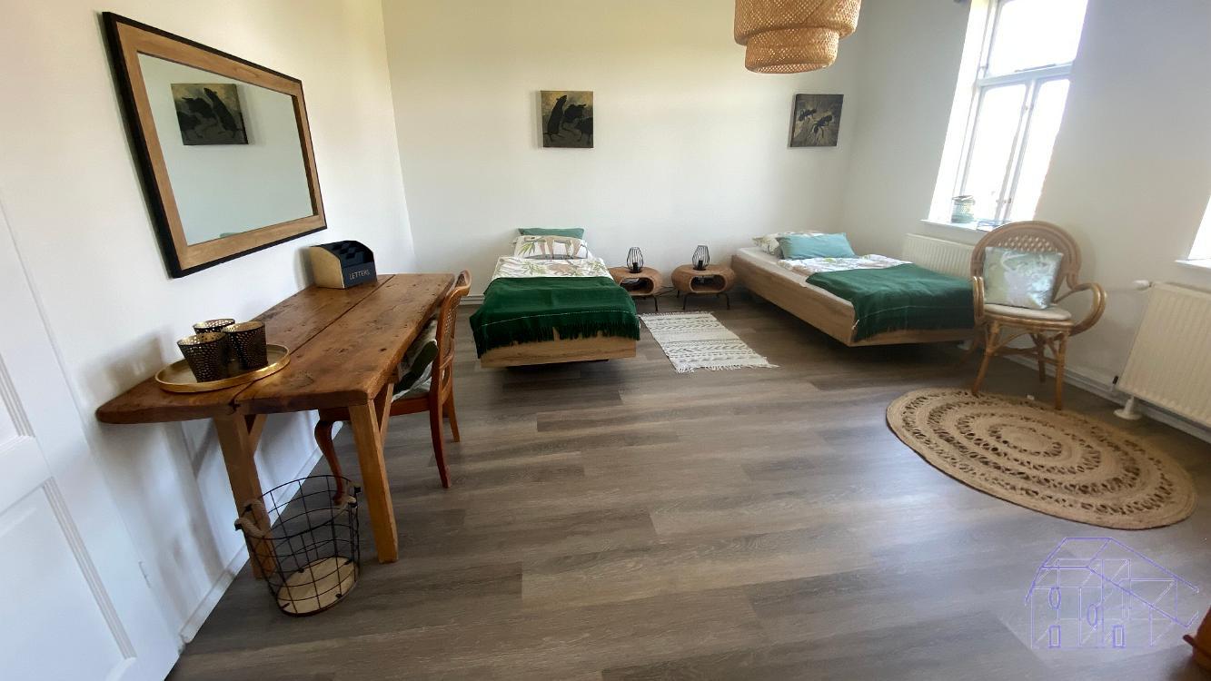 Vollsanierter, exklusiver, imposanter Künstlerhof in idyllischer Dorfrandlage mit Hautwohnung, 3 Appartements und reichlich Gästezimmer und Werk.- und Ausstellungshallen! – Wallstawe – Vorschaubild 26