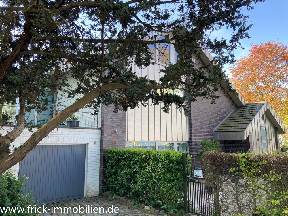 1. Reihe am Wasser mit Blick auf die Hafeneinfahrt – Neustadt in Holstein – Vorschaubild 10