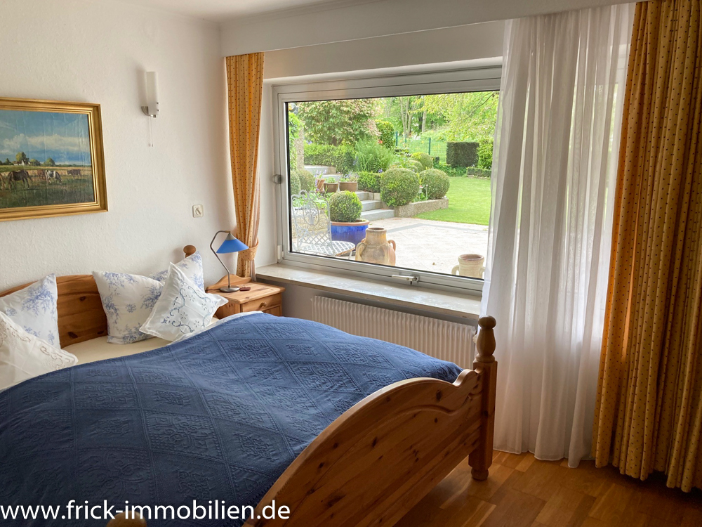 1. Reihe am Wasser mit Blick auf die Hafeneinfahrt – Neustadt in Holstein – Vorschaubild 19