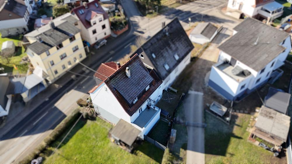 +++ Charmantes, modernisiertes Ein- bis Zweifamilienhaus mit Doppelgarage, Garten, Terrasse und herrlichem Panoramablick +++ – Neunkirchen – Vorschaubild 2