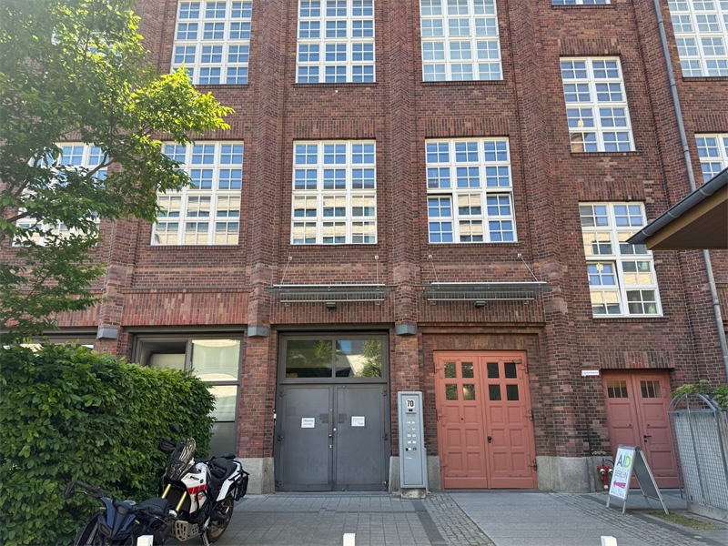 bg