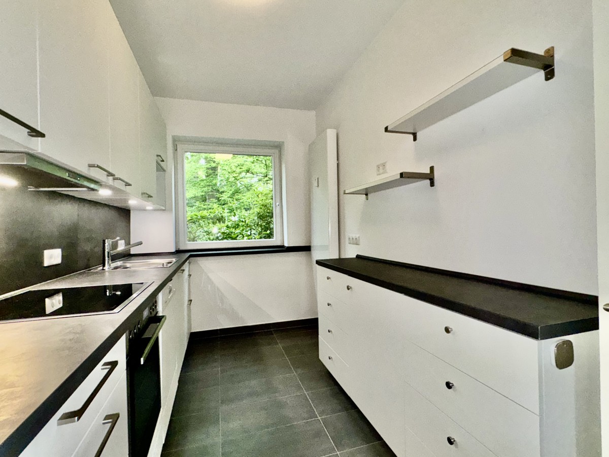 Sanierte Eigentumswohnung mit großem sonnigen Balkon in Hamburg-Blankenese!