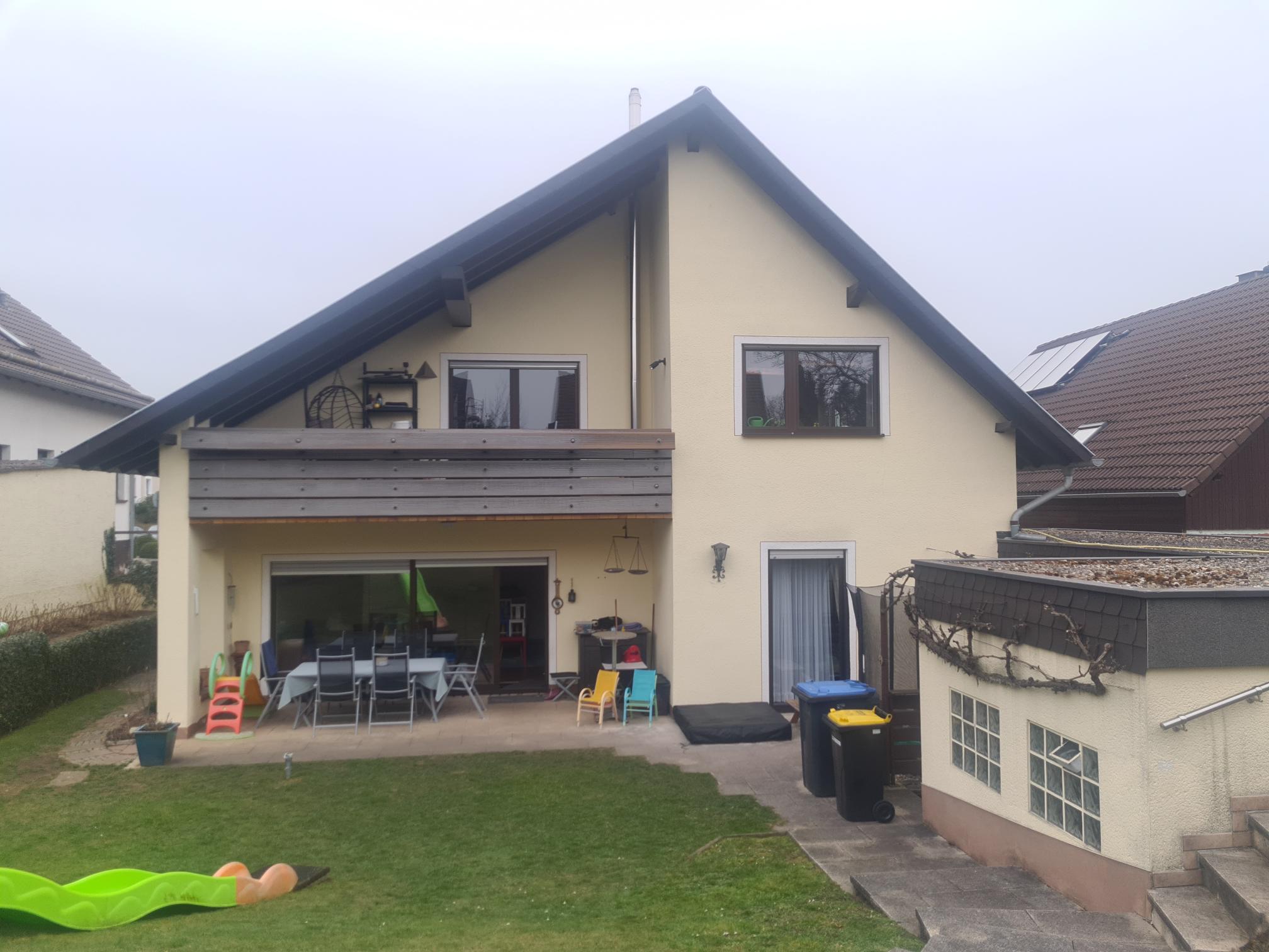 Großzügiges topgepflegtes 1- bis 2-Familienhaus in bester Wohnlage von Bexbach – Bexbach – Bild 1 von 29