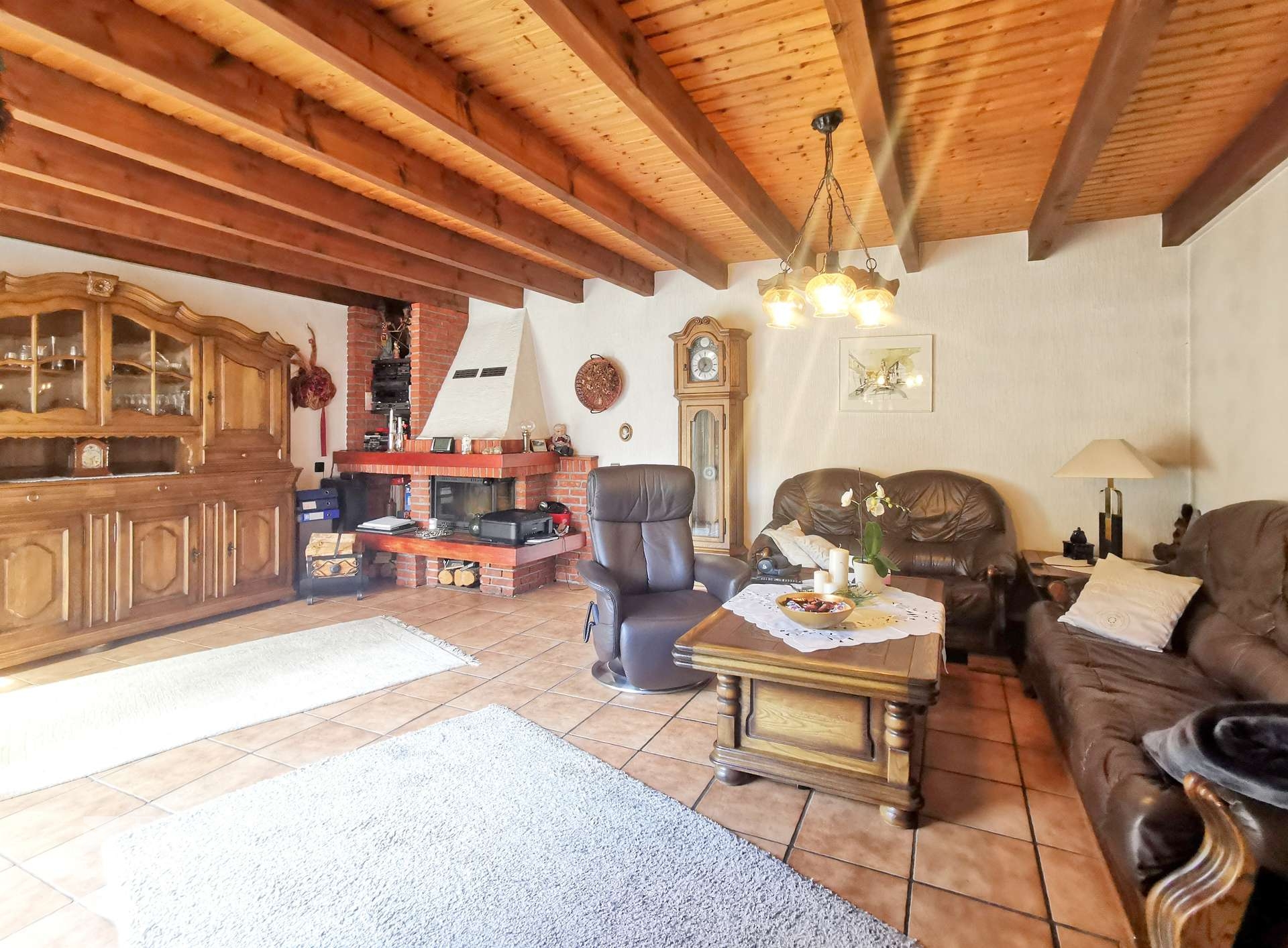 Vielseitiges 3-Fam. Haus (11 Zi, 255 m²) mit zus. Bauoption – perfekt als Generationen- oder Mehrparteienhaus – Wiehl – Vorschaubild 3