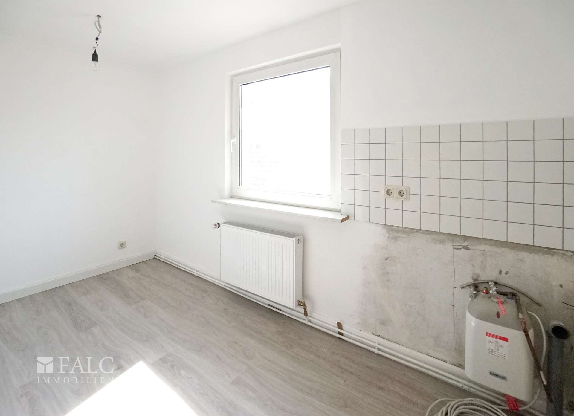 Vielseitiges 3-Fam. Haus (11 Zi, 255 m²) mit zus. Bauoption – perfekt als Generationen- oder Mehrparteienhaus – Wiehl – Vorschaubild 9