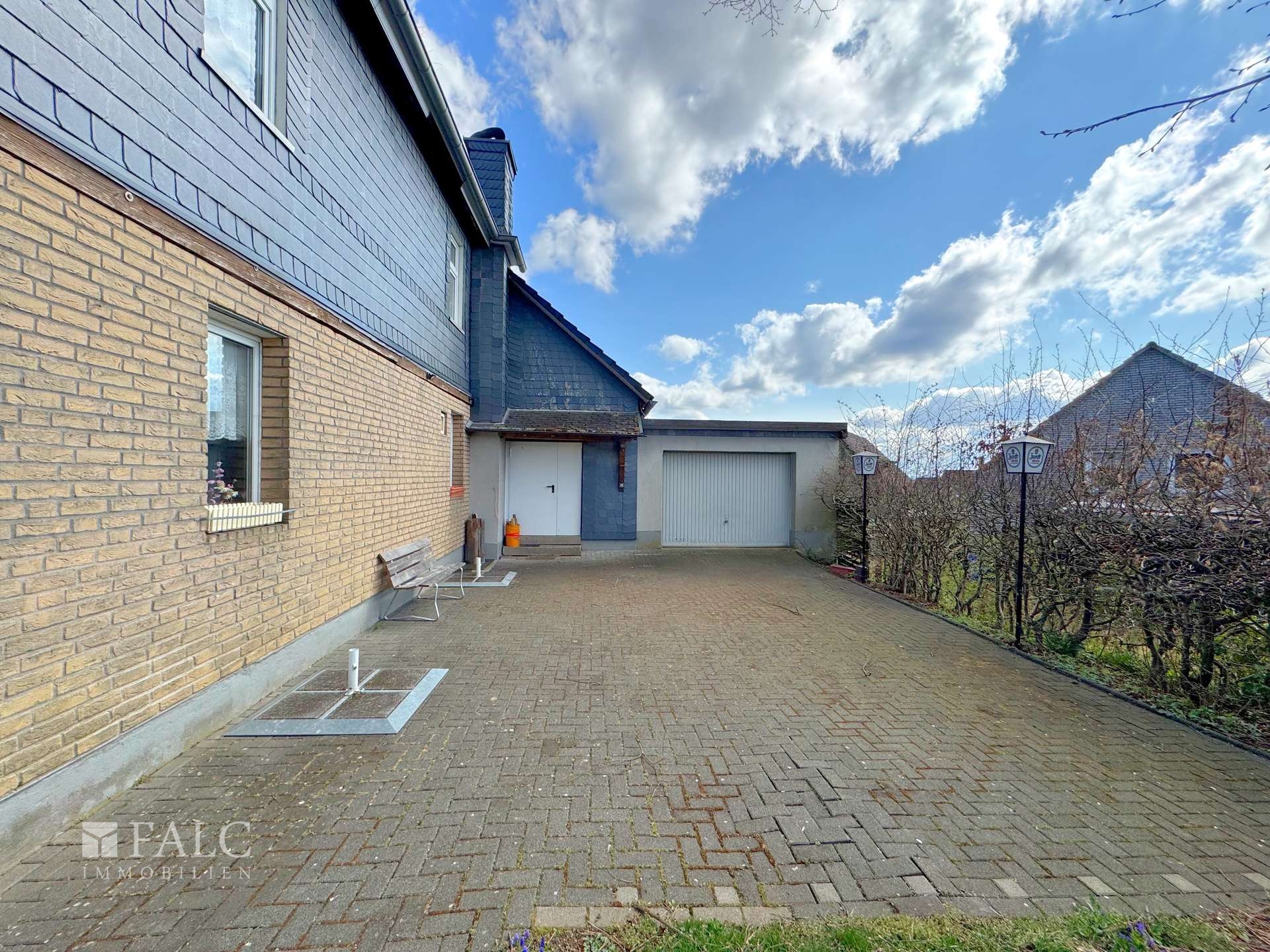 Ehem. Gasthof mit 365 m² Wohn-& Veranstaltungsfläche– vielseitig nutzbar als Wohnprojekt oder WG-Haus – Morsbach – Vorschaubild 4