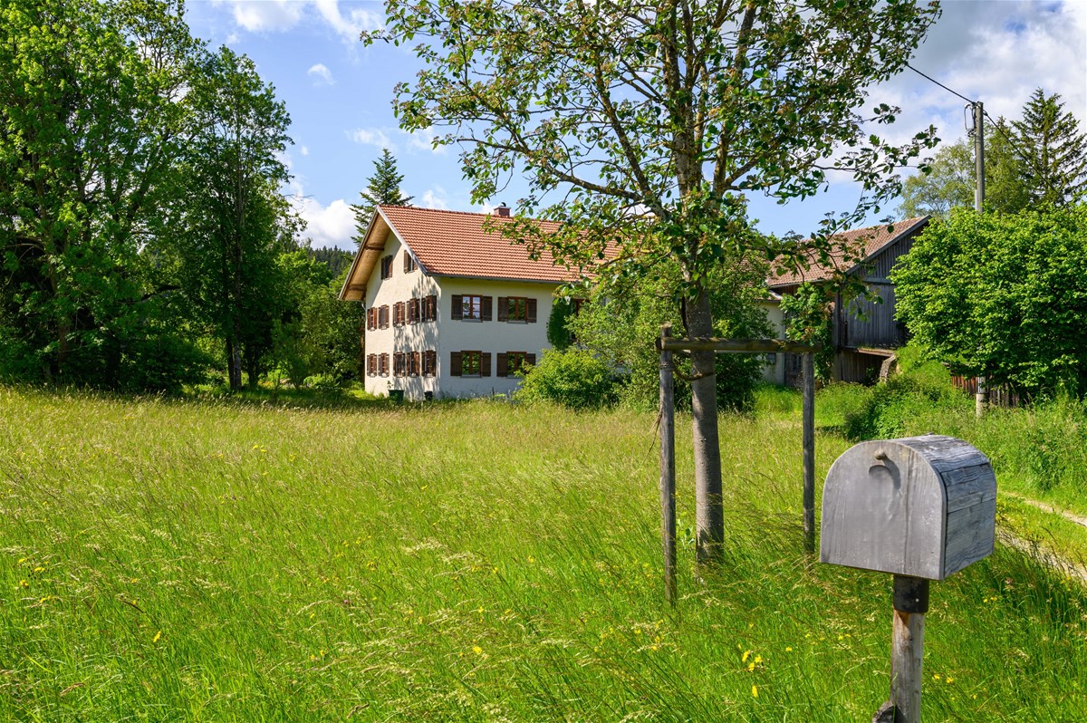 Ihr Bauernhaustraum auf dem Land - Authentisch & idyllisch – Seeg – Bild 1 von 11