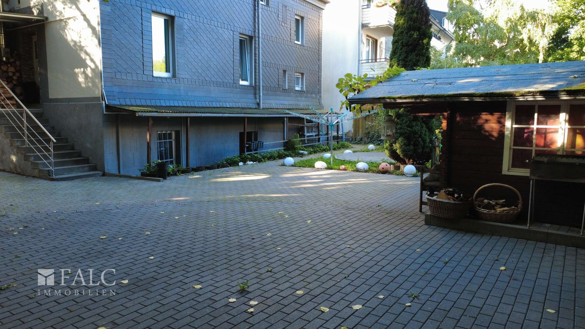 bg