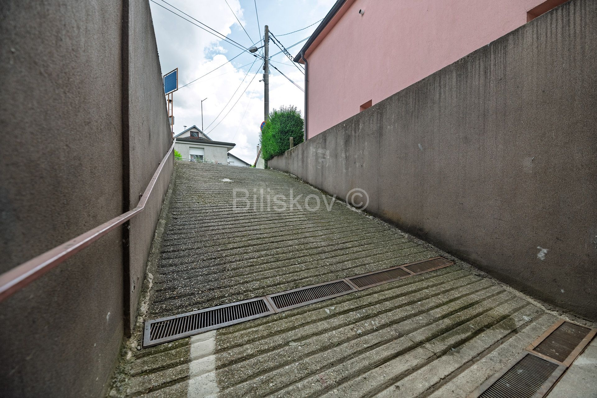 bg