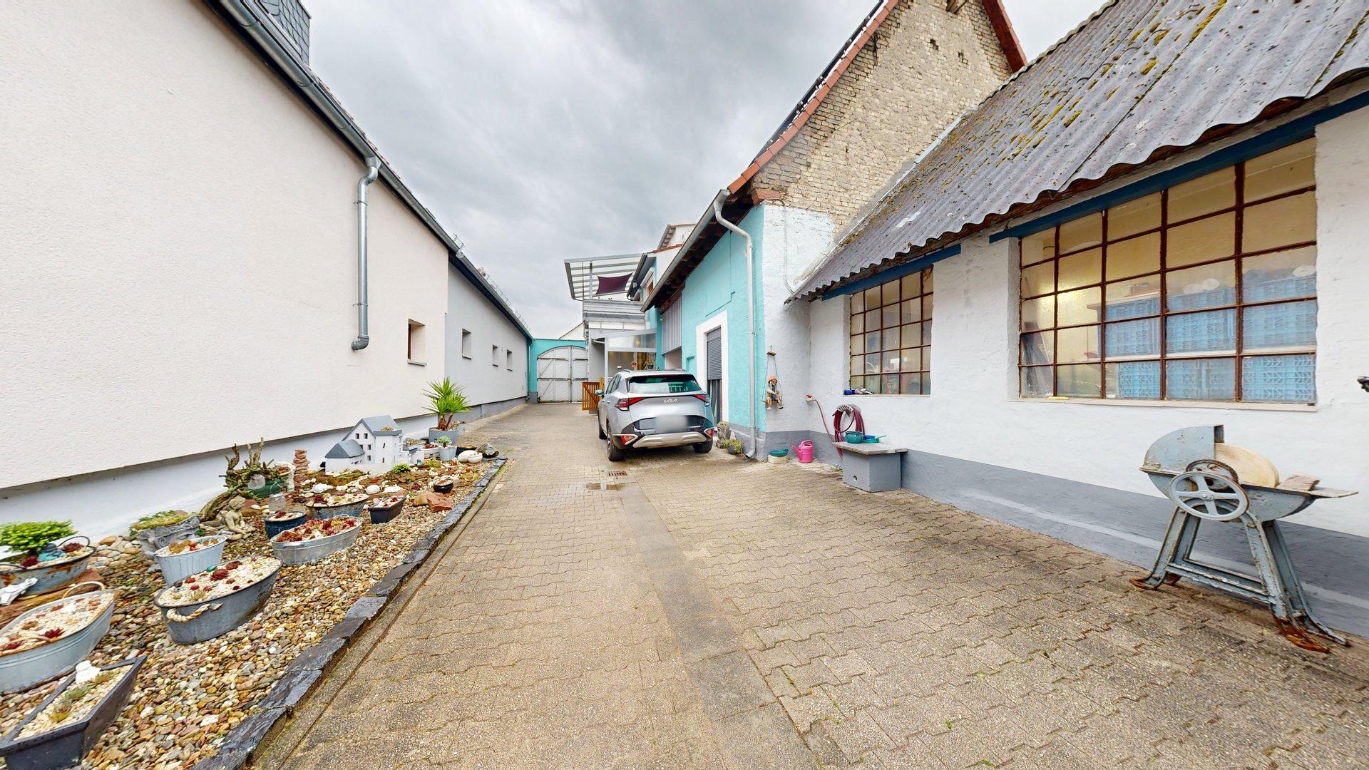 ~~ GEPFLEGTES SANIERTES EINFAMILIENHAUS MIT BALKON, STELLPLATZ, INNENHOF UND NEBENGEBÄUDE ~~ – Lampertheim – Vorschaubild 26