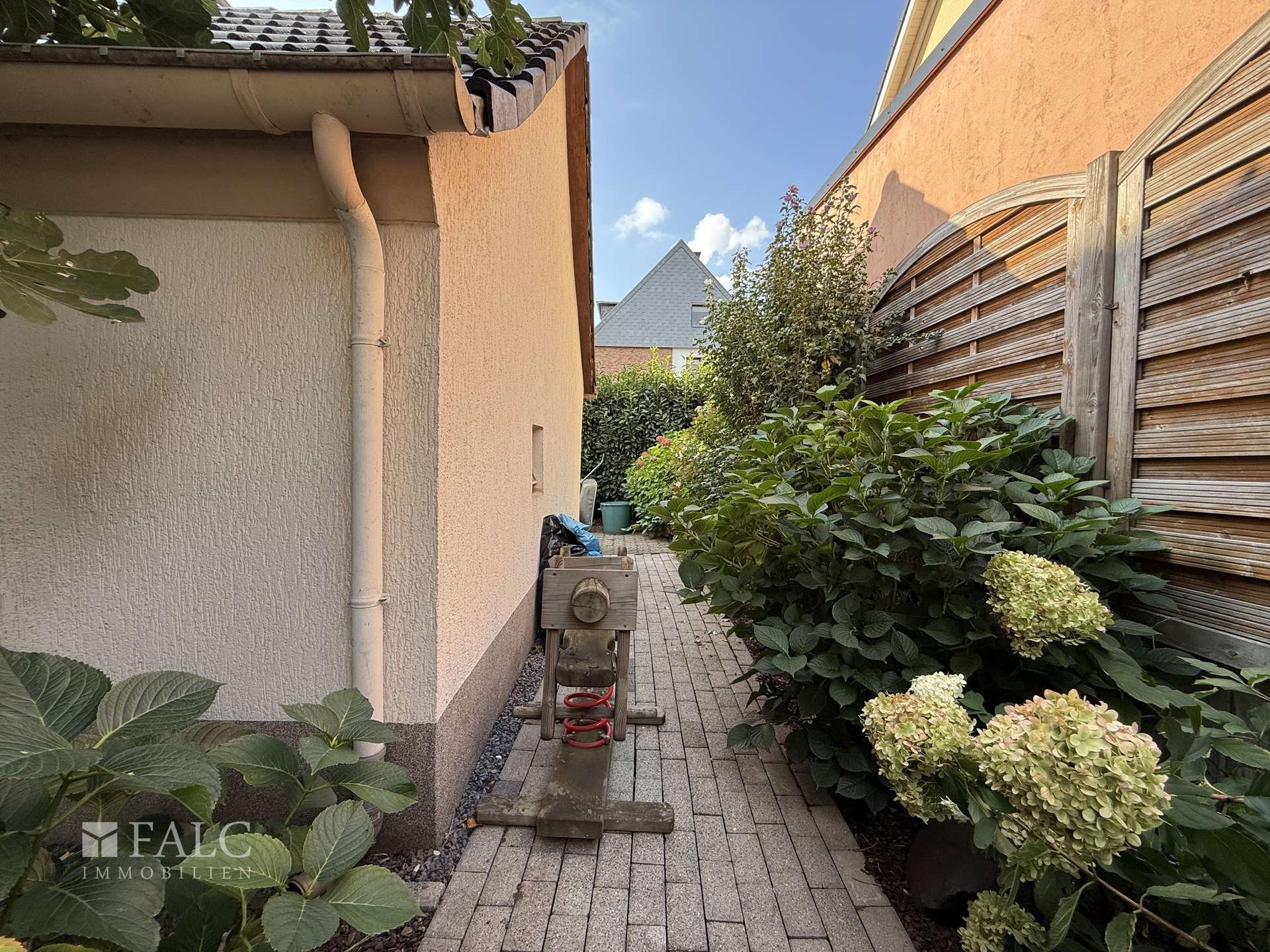 Familienfreundliches Einfamilienhaus mit Garten und Terrasse in ruhiger Lage – Oberhausen – Vorschaubild 25