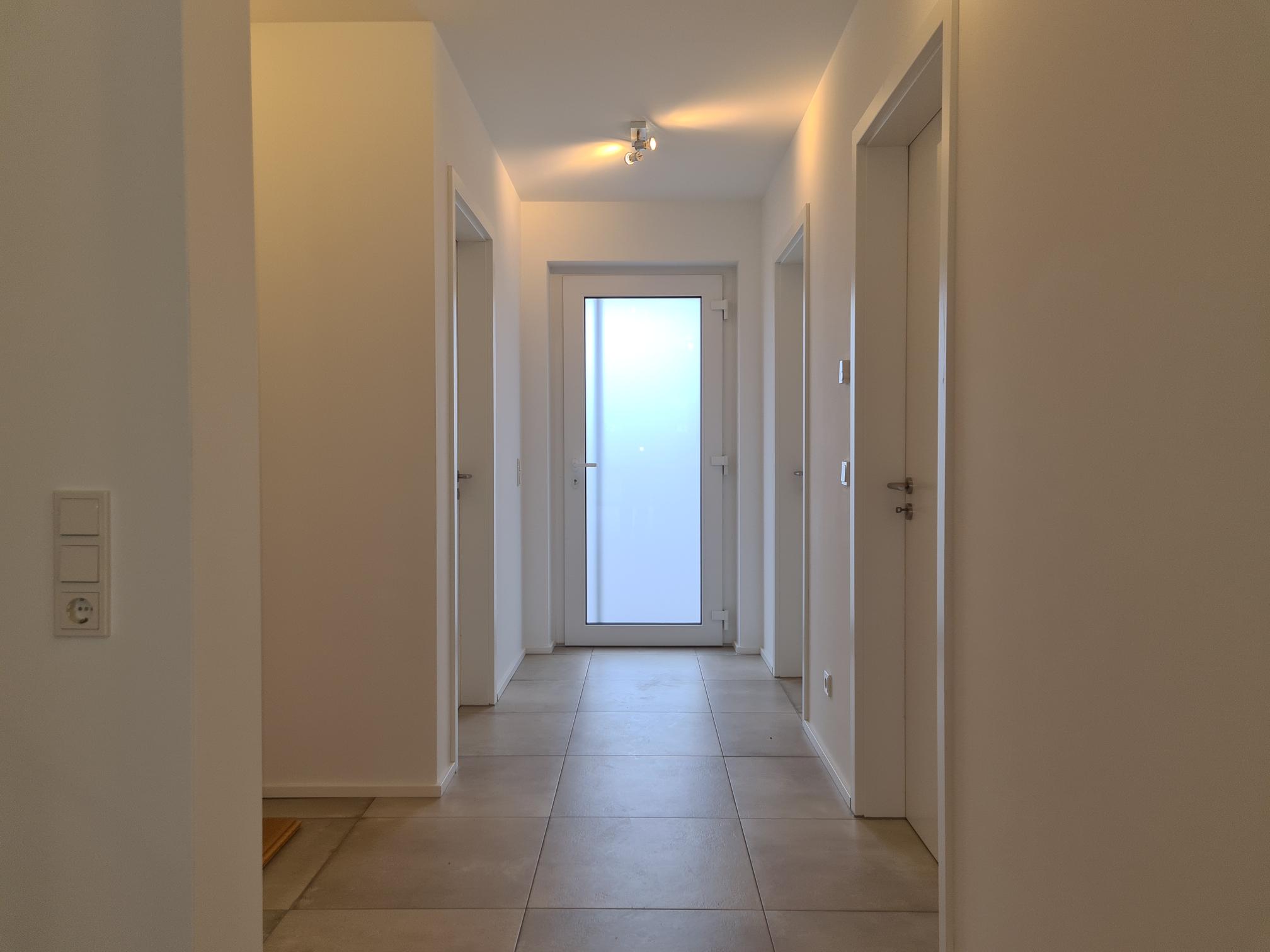 Einziehen und Wohlfühlen - Lichtdurchflutetes Wohnhaus, Neubau 2023, in idyllischer Stadtrandlage – Homburg, Saar – Vorschaubild 12