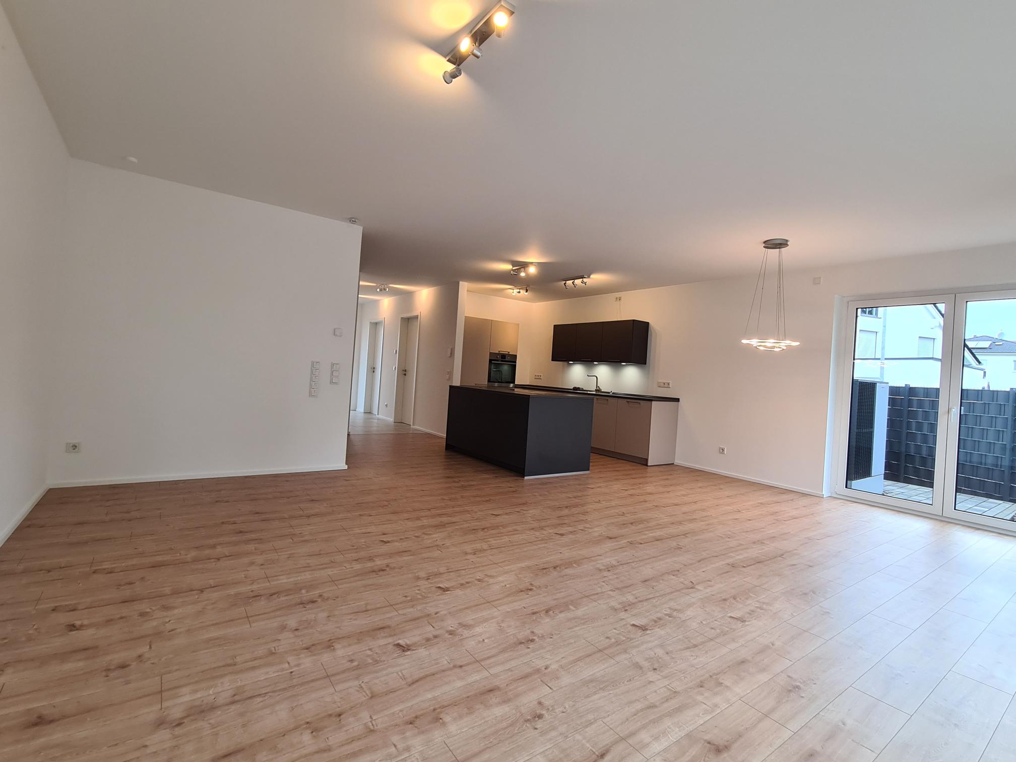 Einziehen und Wohlfühlen - Lichtdurchflutetes Wohnhaus, Neubau 2023, in idyllischer Stadtrandlage – Homburg, Saar – Vorschaubild 14