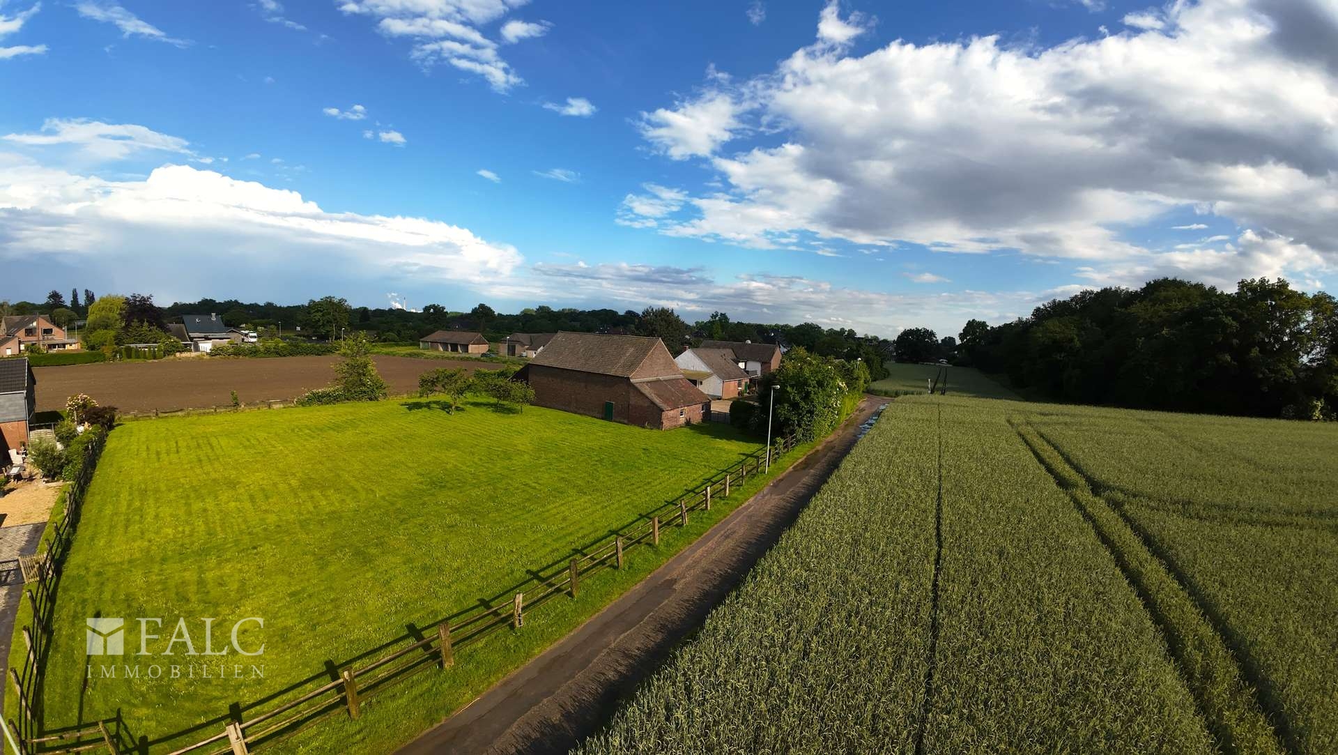 Historisches Anwesen mit viel Potenzial: Sanierungsbedürftiger Pferdehof in Krefeld/Traar! – Krefeld – Vorschaubild 23