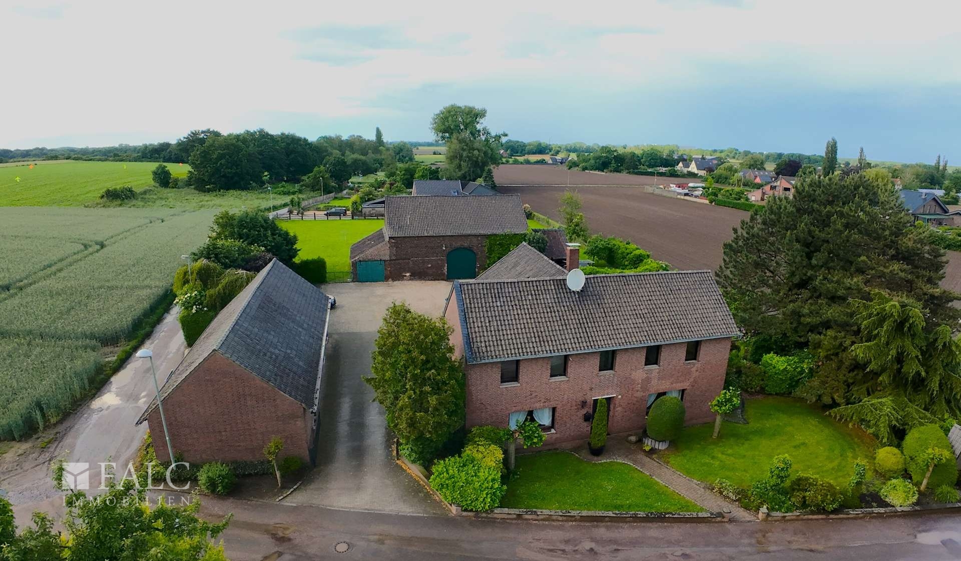 Historisches Anwesen mit viel Potenzial: Sanierungsbedürftiger Pferdehof in Krefeld/Traar! – Krefeld – Vorschaubild 24
