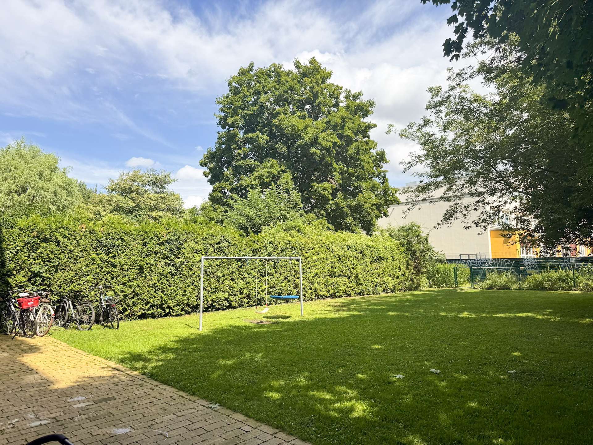 Property thumbnail 2