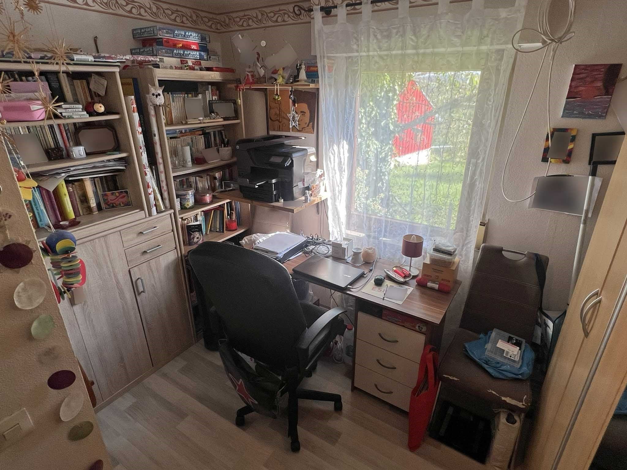 bg