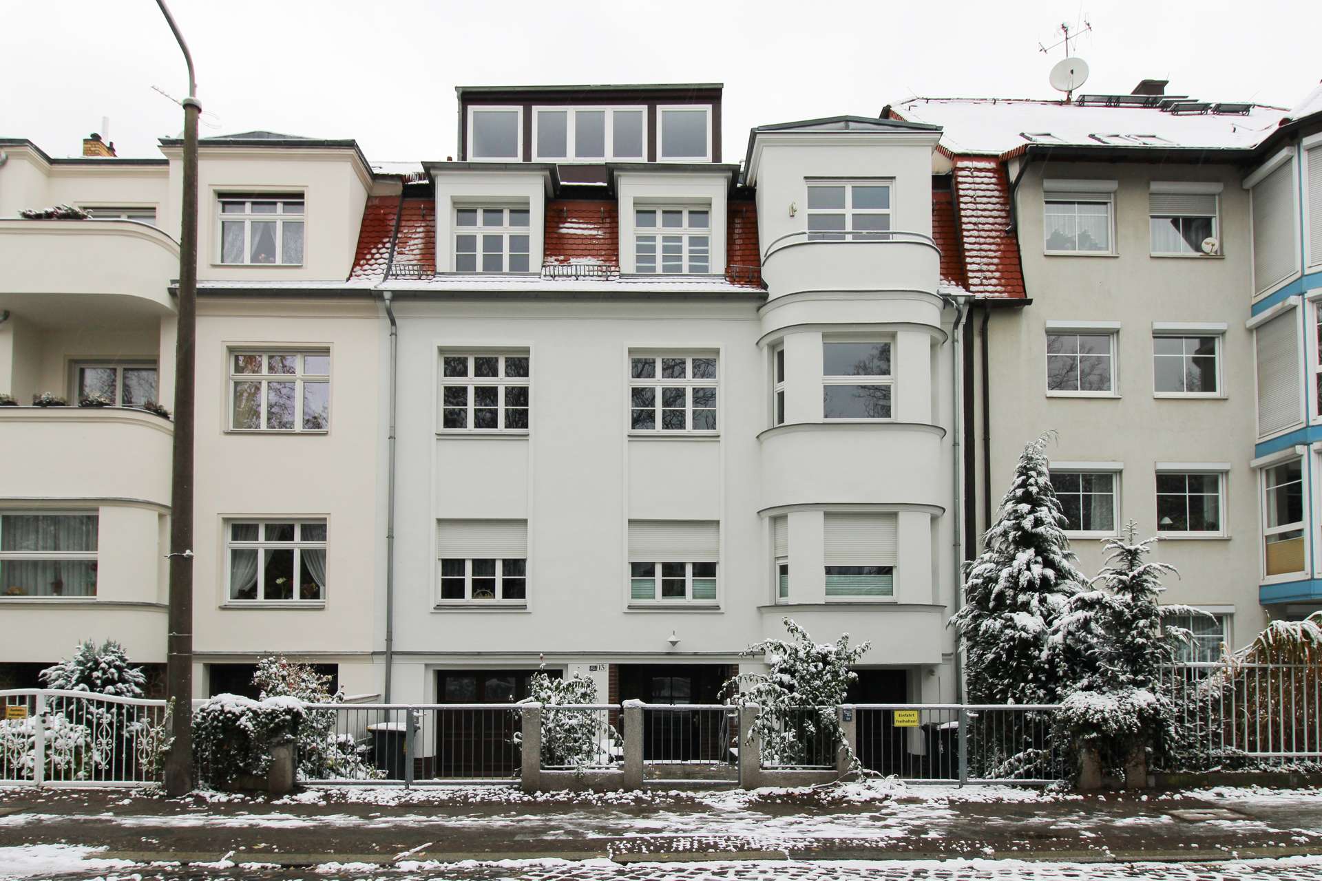 Traumhafte Stadtvilla in Bestlage: Direkt am Rosental mit viel Platz und großem Garten!