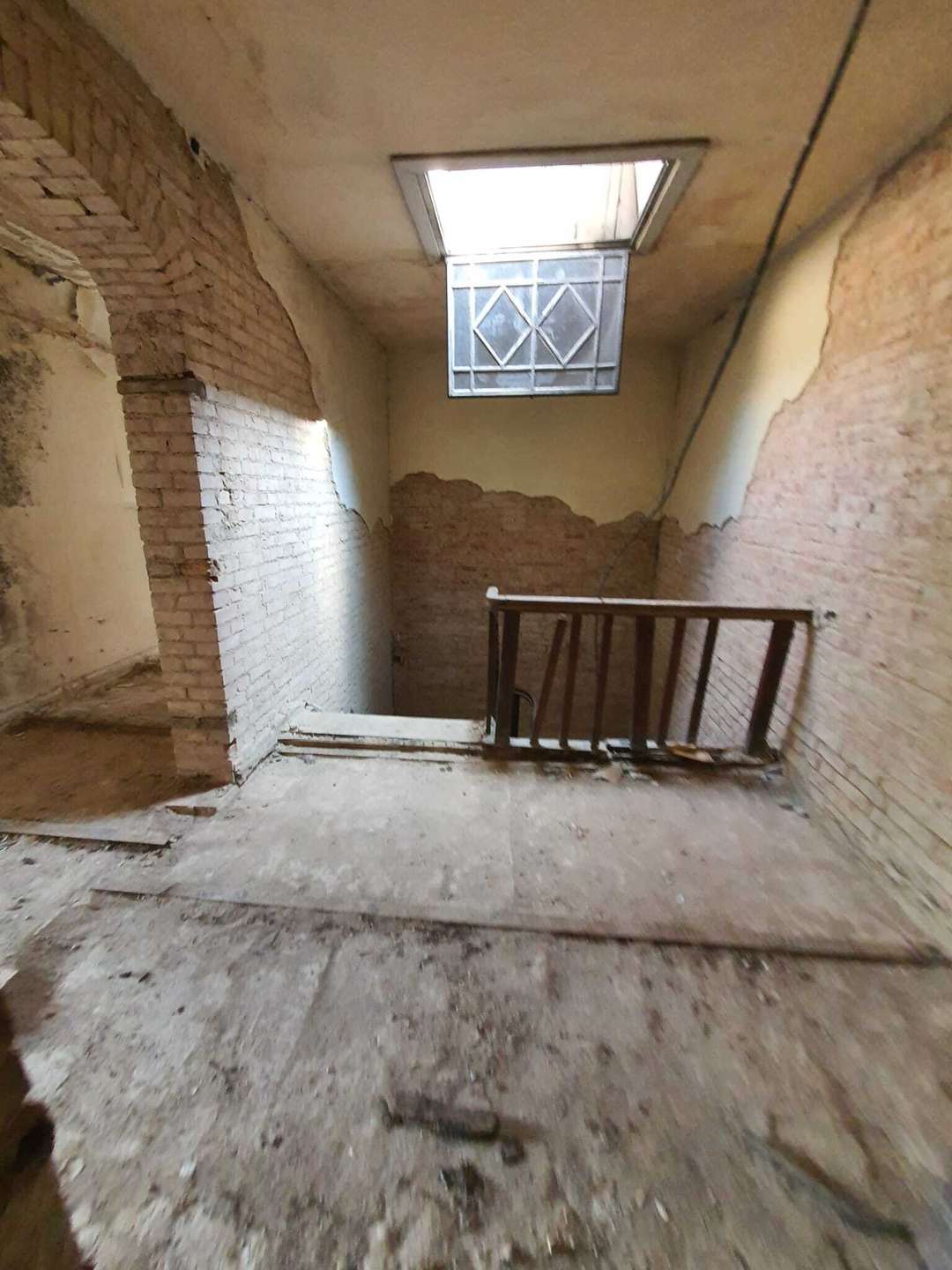 bg